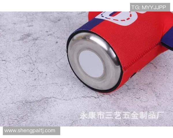 足球明星保温杯热销背后的故事与球迷情缘解析